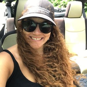 Meet your Posher, Lisa